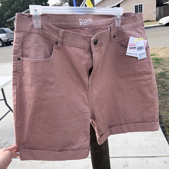 Cute blush shorts size 16 - Picture 2 of 2